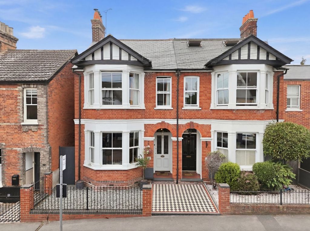 Property photo 1 of 32