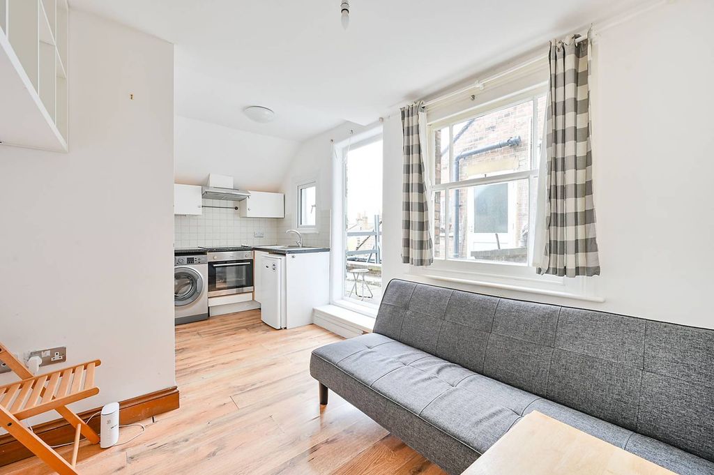 Property photo 1 of 6