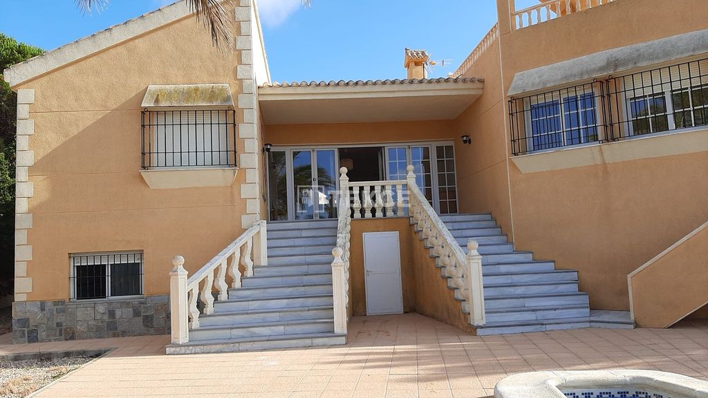 Property photo 3 of 49