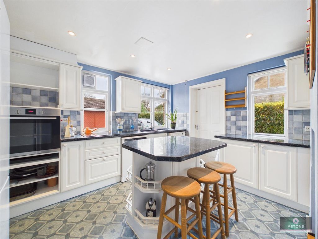 Property photo 3 of 21 Cam02067G0-Pr0204-Still004.Jpg