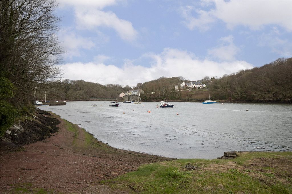 Additional image 39 of 3 bed detached house for saleSilver Drift, Beach Hill, Milford Haven, Pembrokeshire SA73