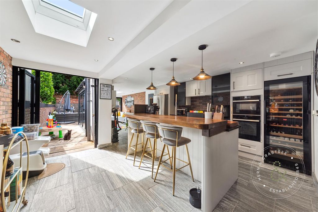 Property photo 3 of 40 Llanfair-Road-22.Jpg