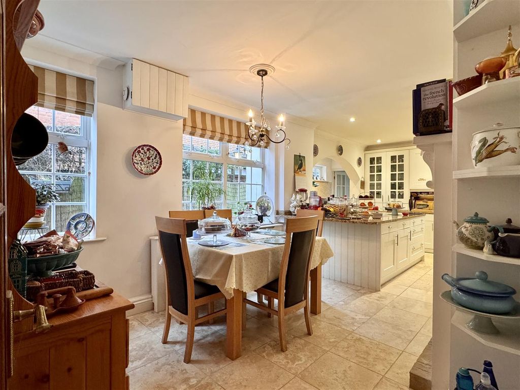 Property photo 2 of 32 Tempimage24l3Uv.Jpg