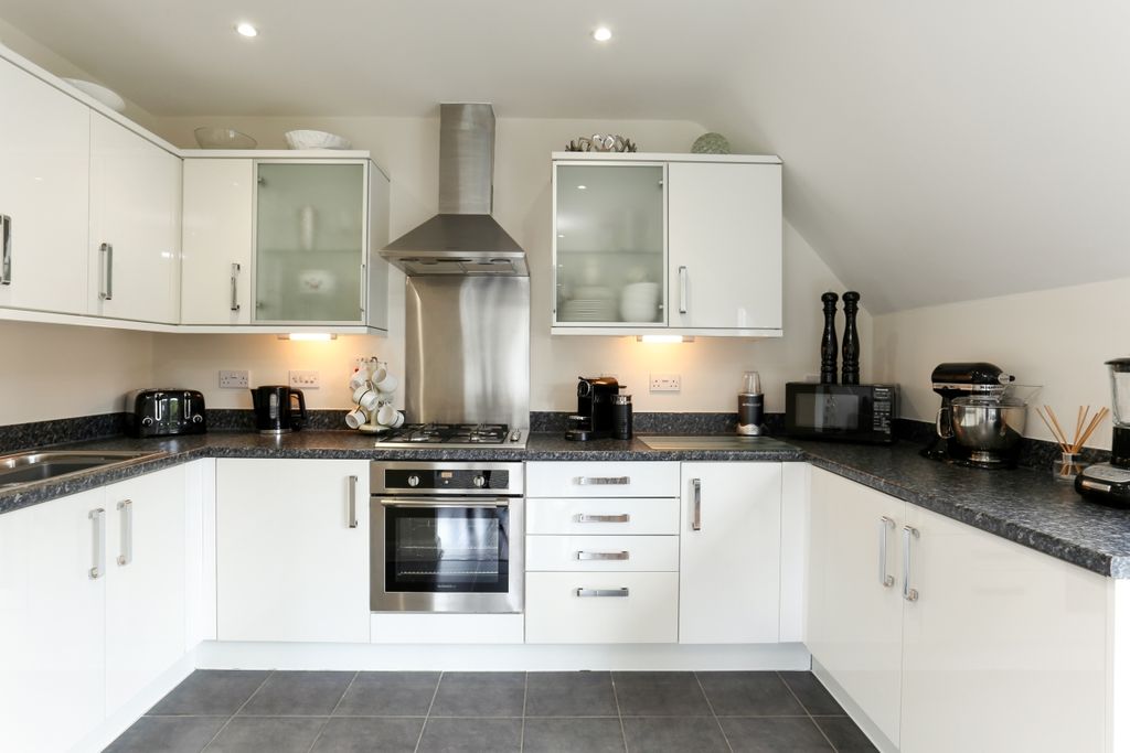 Property photo 2 of 15 Kitchen