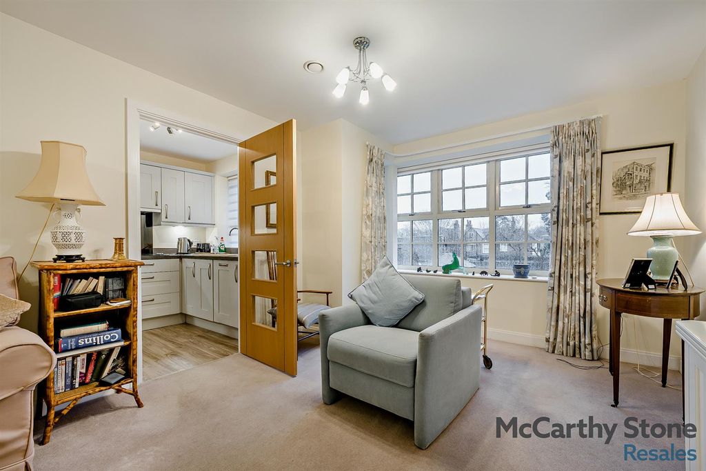 Property photo 2 of 25 8676419-Interior05-800.Jpg