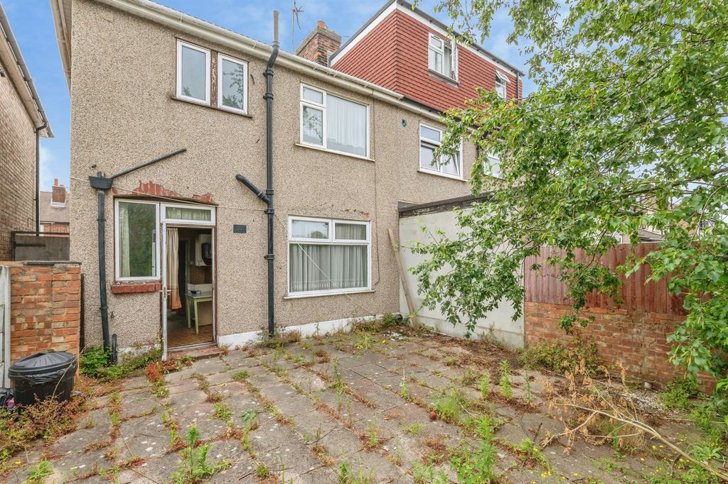 Property photo 2 of 12
