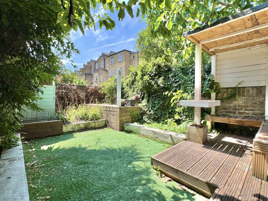 Property photo 2 of 7