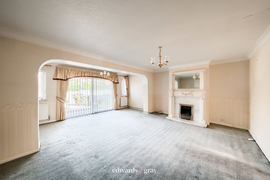 Property photo 2 of 19