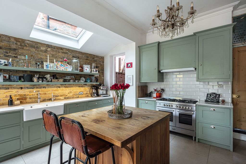 Property photo 3 of 31