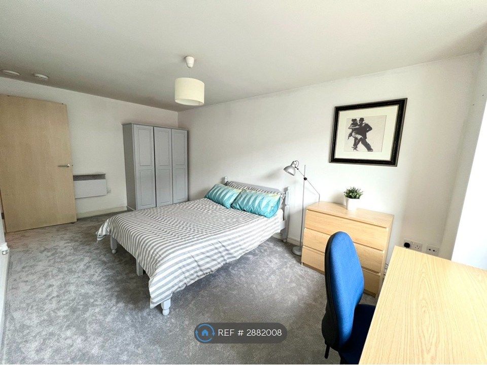 Property photo 1 of 13 Bedroom 1