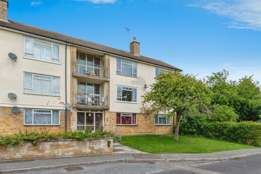 Property photo 1 of 16