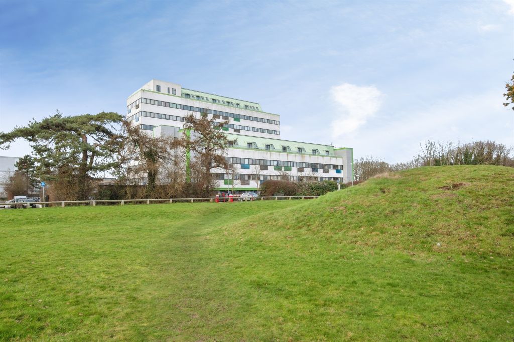 Property photo 2 of 13