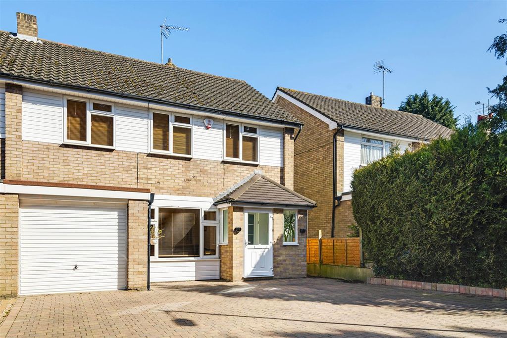 Property photo 1 of 12 Exterior: