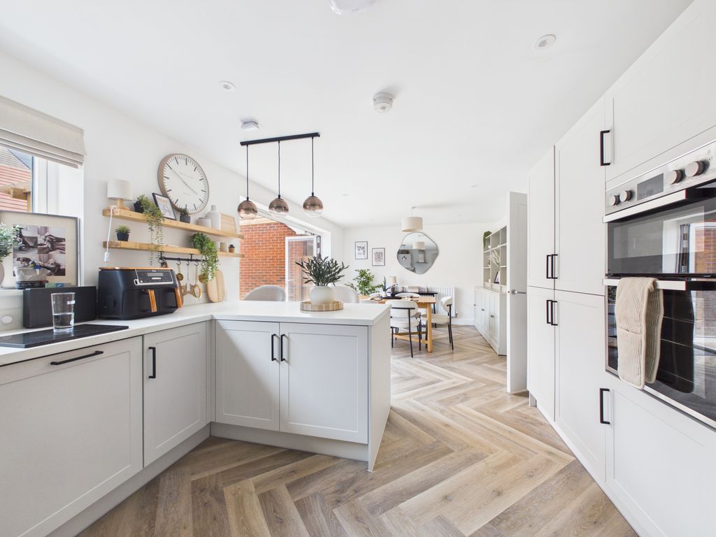 Property photo 3 of 19 Kitchen/Diner