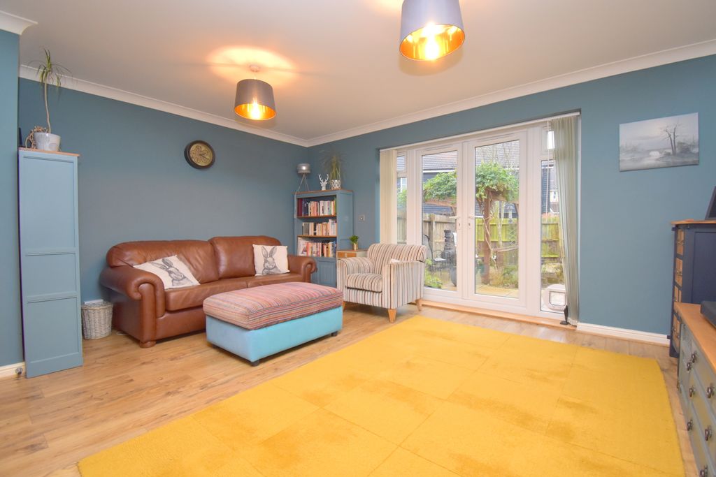 Property photo 2 of 27
