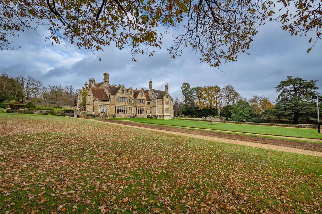 Property photo 1 of 21