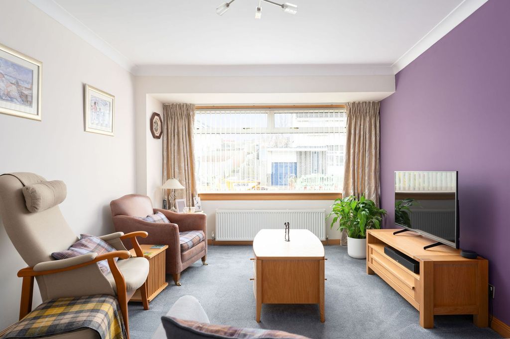 Property photo 2 of 28