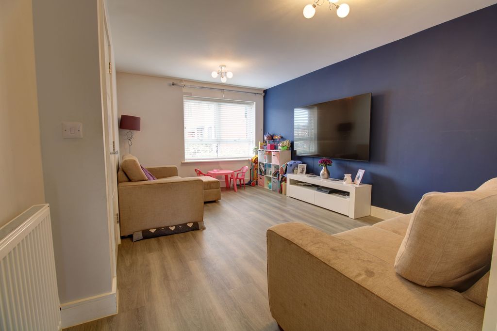 Property photo 3 of 16 A1