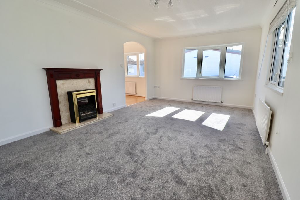 Property photo 2 of 12 Img_0318