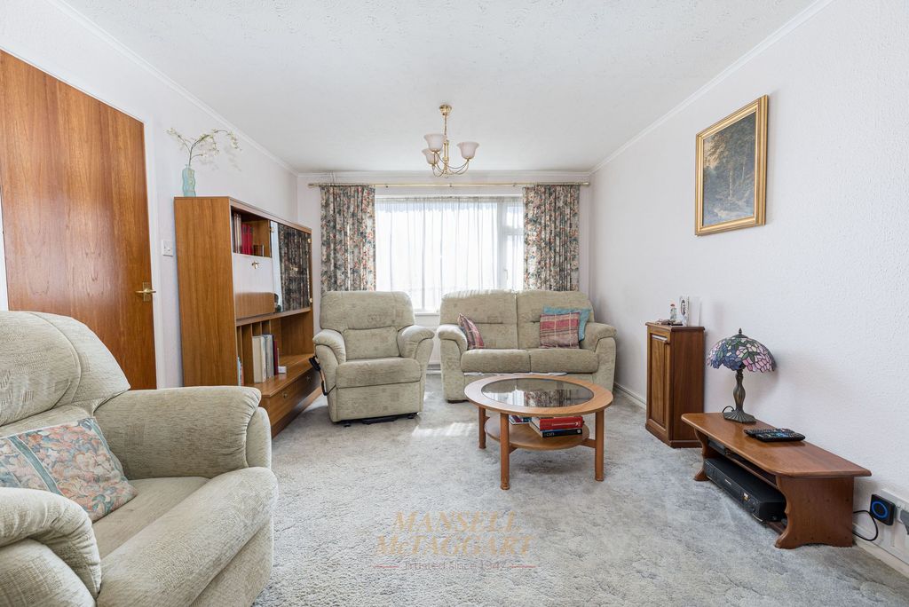 Property photo 3 of 19