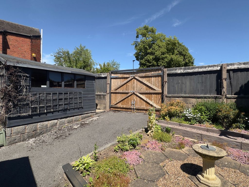 Property photo 3 of 27