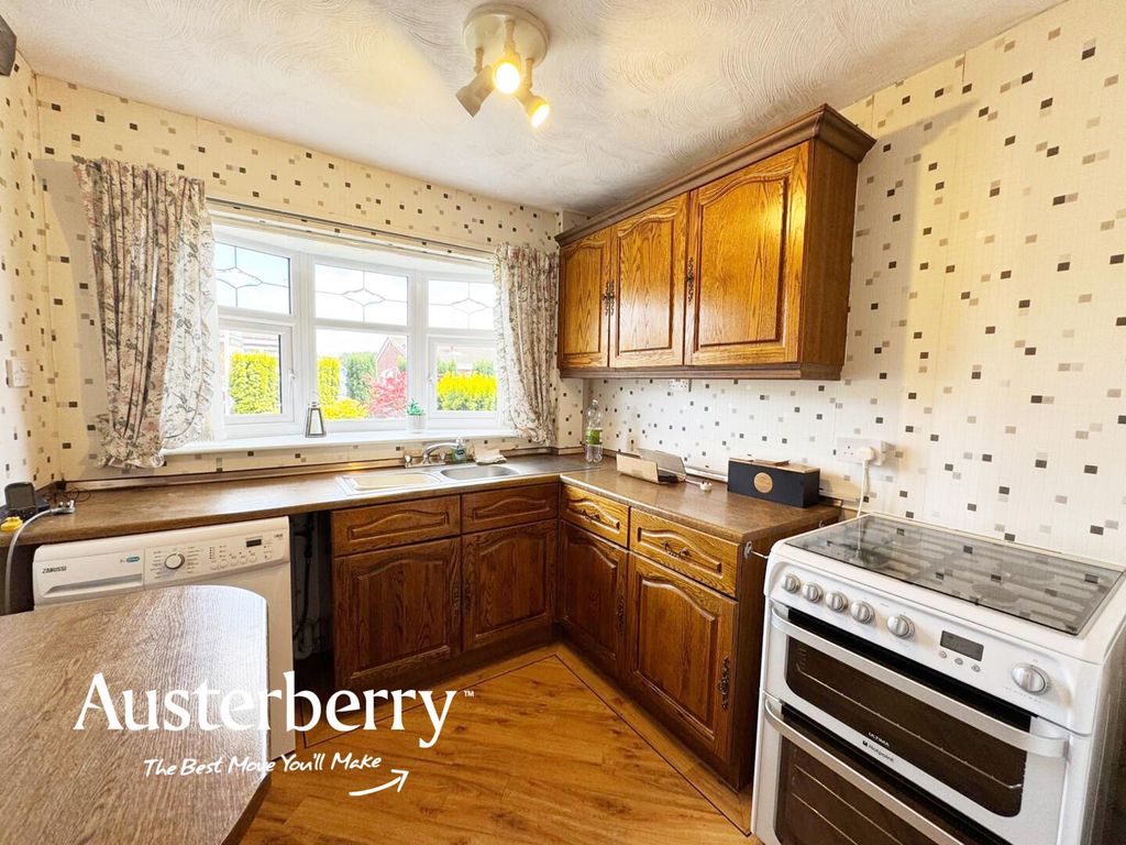 Property photo 2 of 15 Kitchen