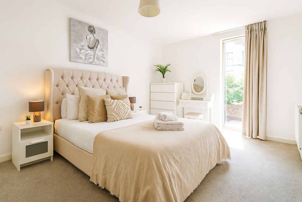 Property photo 3 of 22 Bedroom