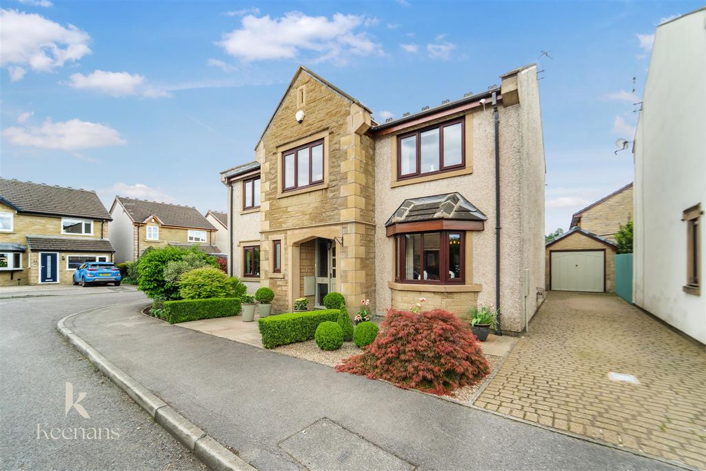 Property photo 3 of 47