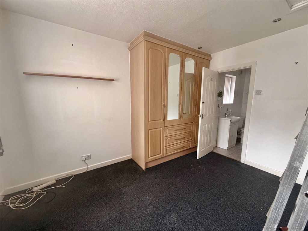 Property photo 3 of 14 Picture No. 01
