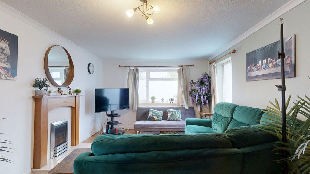 Property photo 2 of 9 Picture 2