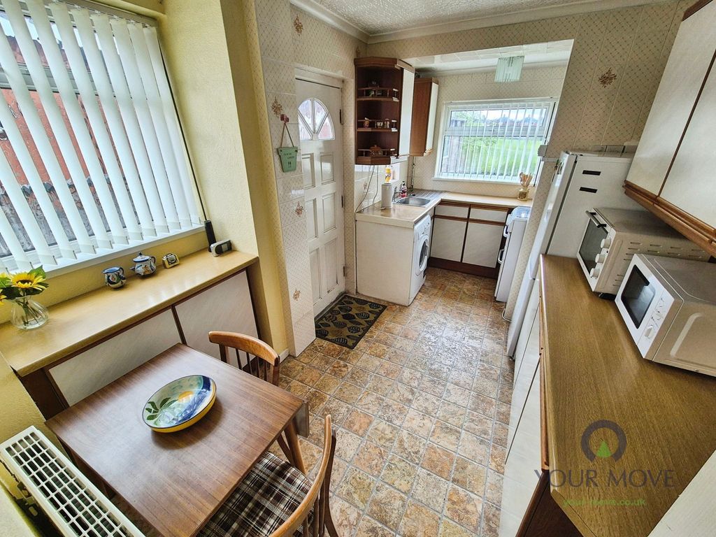 Property photo 3 of 13 Kitchen