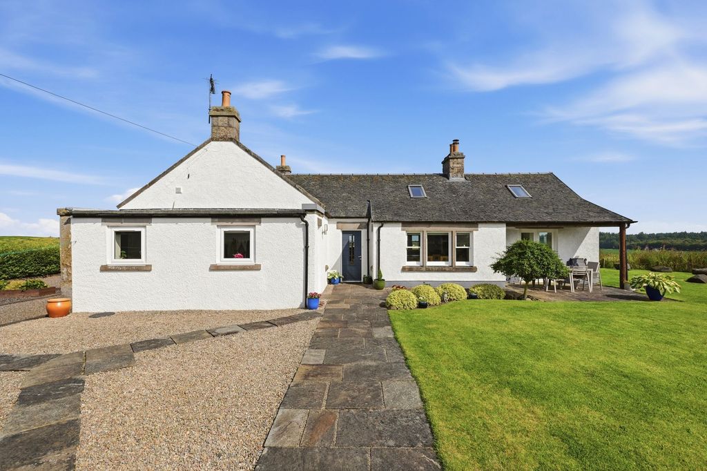 Property photo 2 of 35