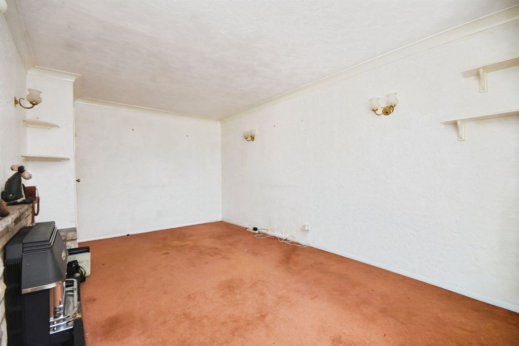 Property photo 3 of 16