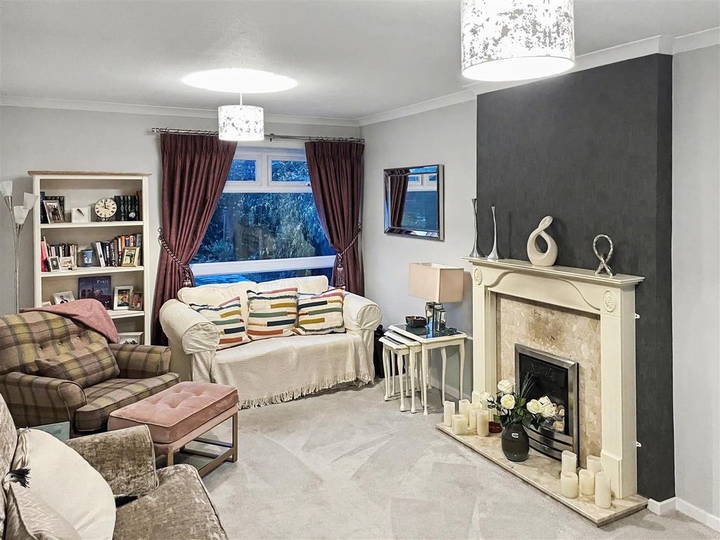 Property photo 3 of 21 Living Room.Jpg