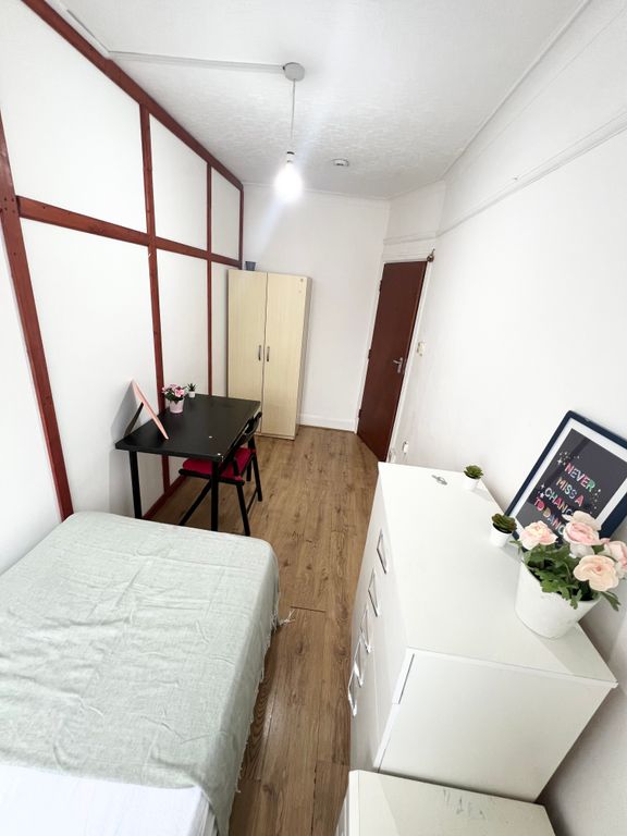 Property photo 2 of 3