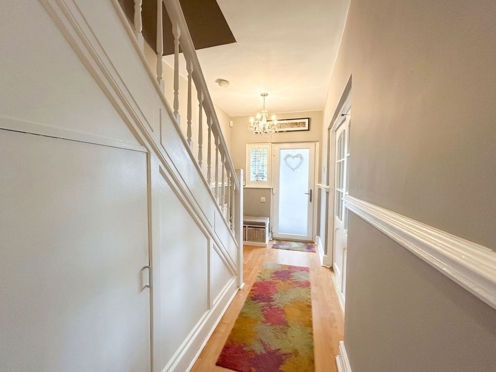 Property photo 2 of 28