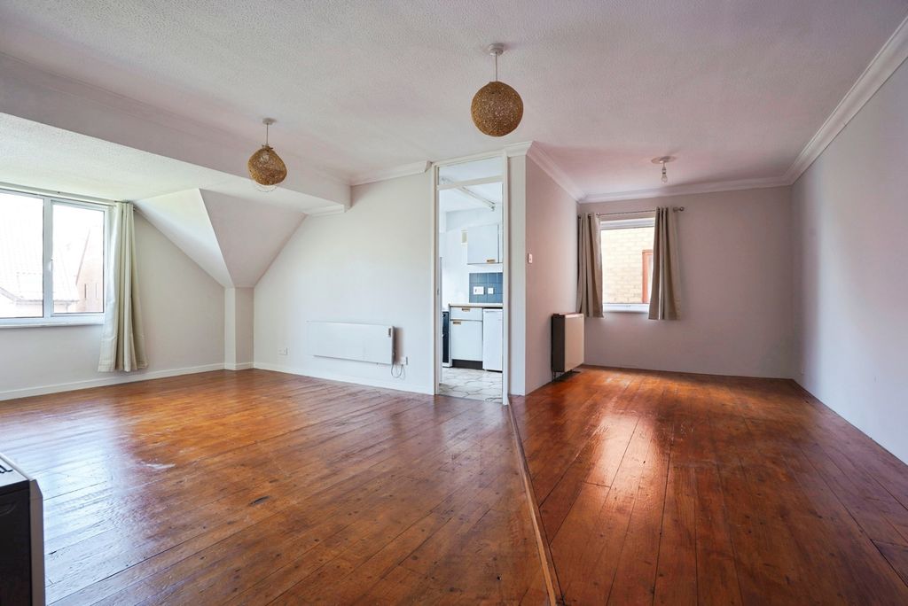 Property photo 2 of 11 Pbox-Img.Jpg