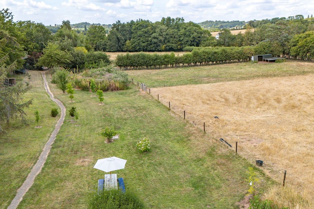 Property photo 3 of 32