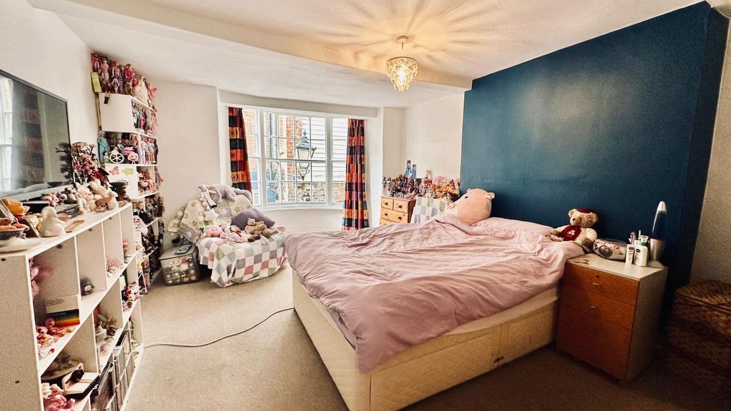 Property photo 3 of 27