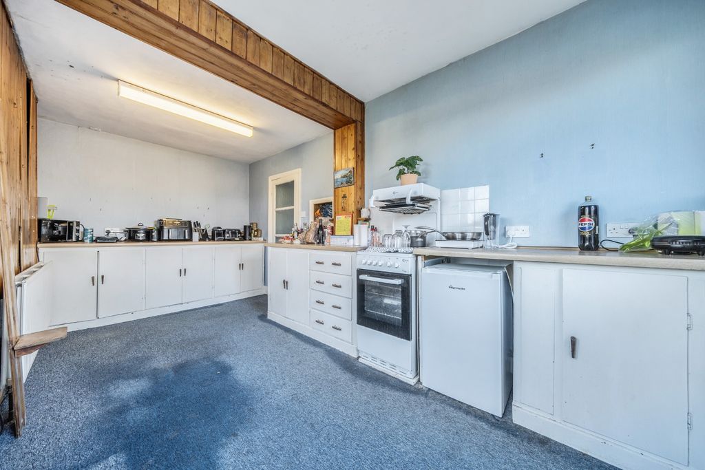 Property photo 3 of 16 4708175