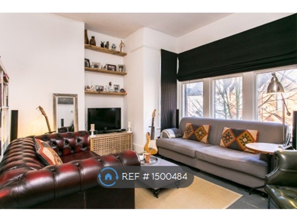 Property photo 2 of 9 Living Space