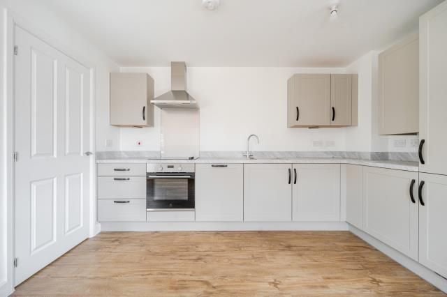 Property photo 3 of 11 Kitchen