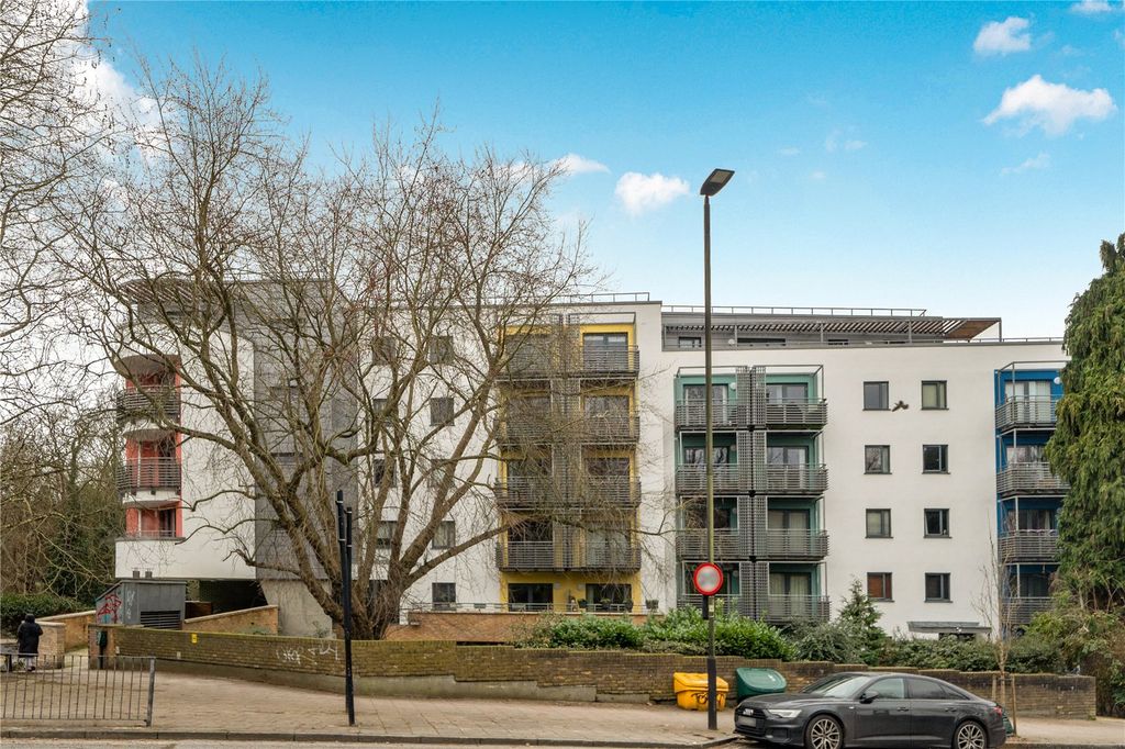 Property photo 2 of 16 Picture No. 25