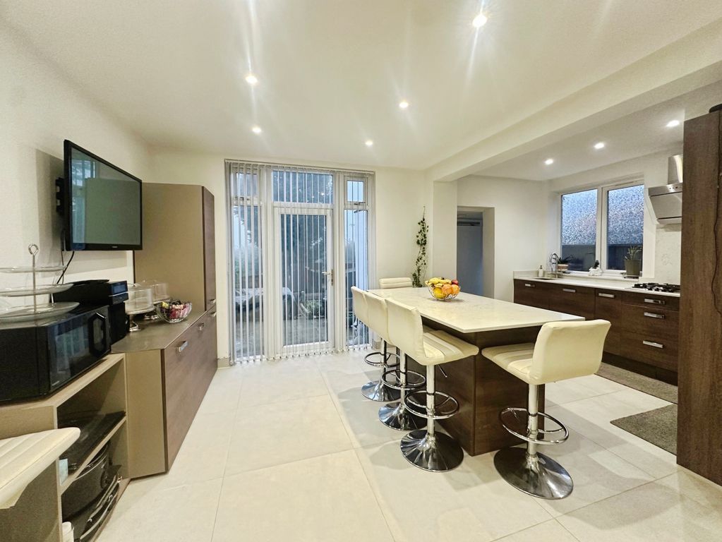 Property photo 2 of 18 Kitchen/Diner