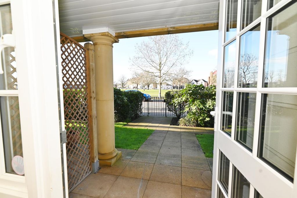 Property photo 3 of 12