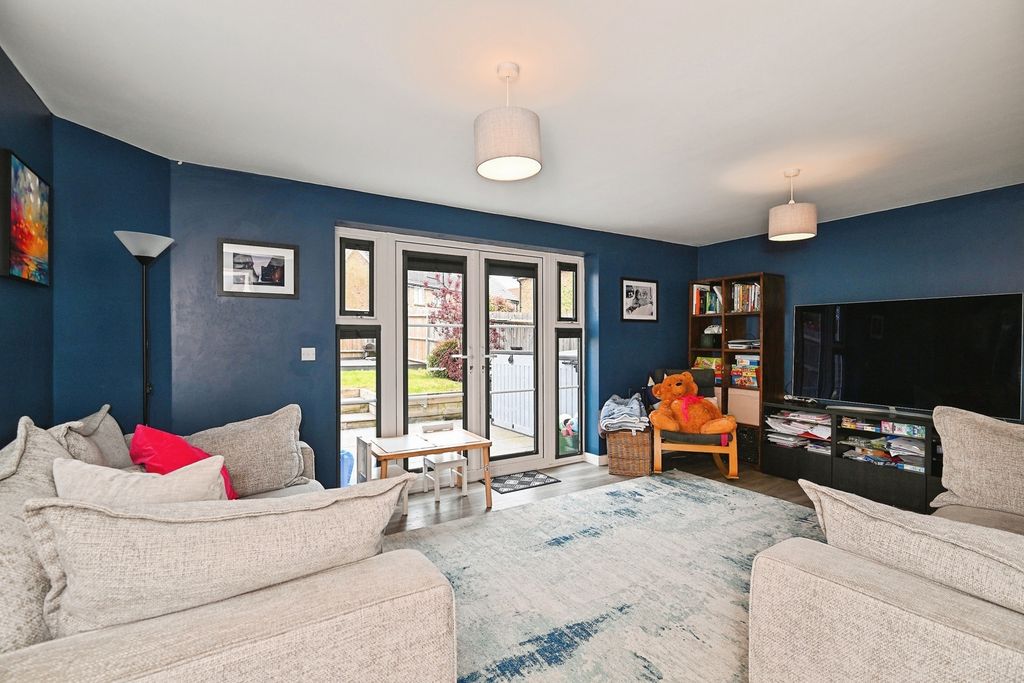 Property photo 3 of 17 Pbox-Img.Jpg