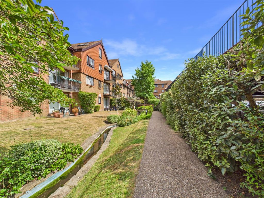 Property photo 1 of 34 Cam01563G0-Pr0295-Still023.Jpg