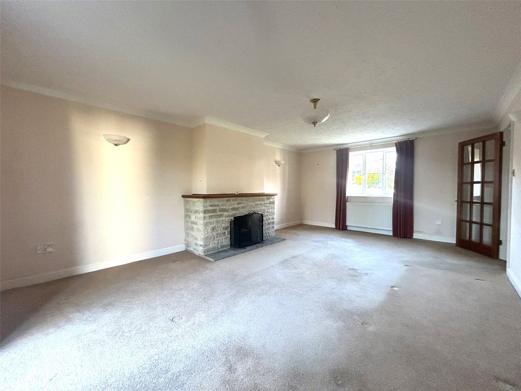 Property photo 3 of 19 Picture No. 24