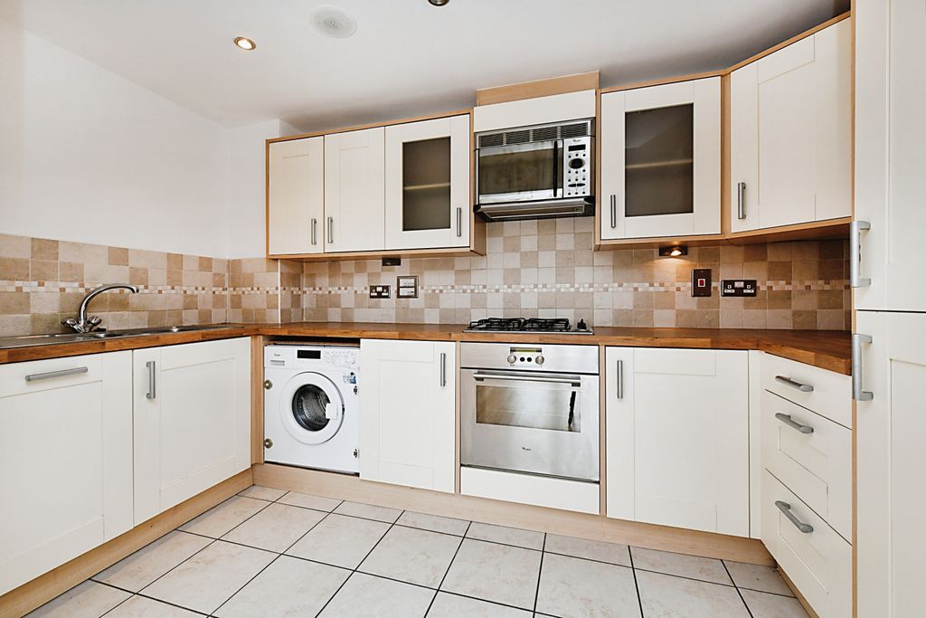 Property photo 3 of 13 Kitchen