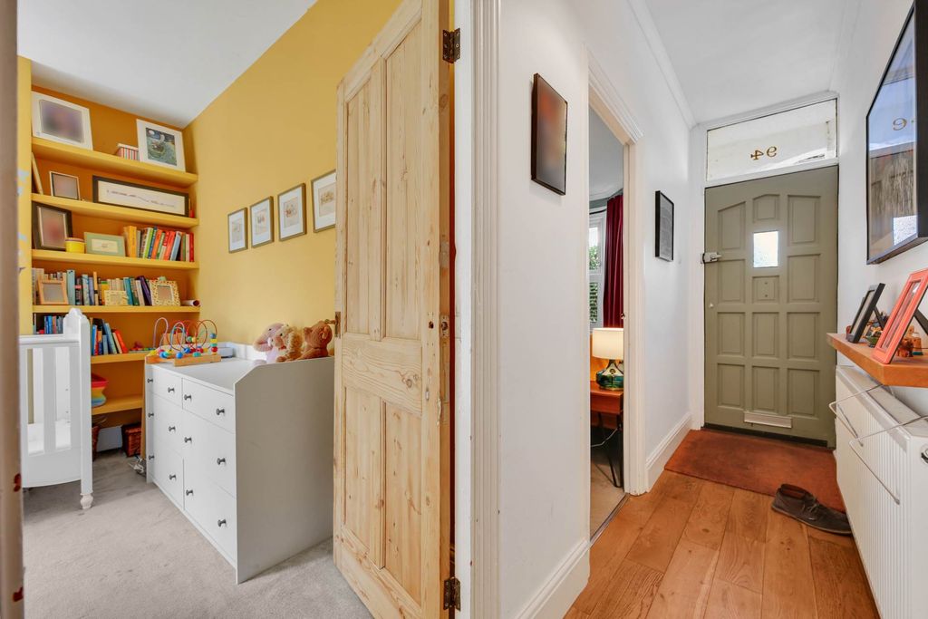 Property photo 2 of 18